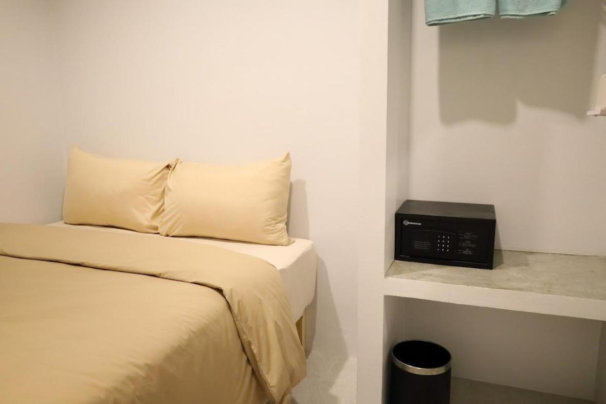 Y House Patong Hostel Exterior photo