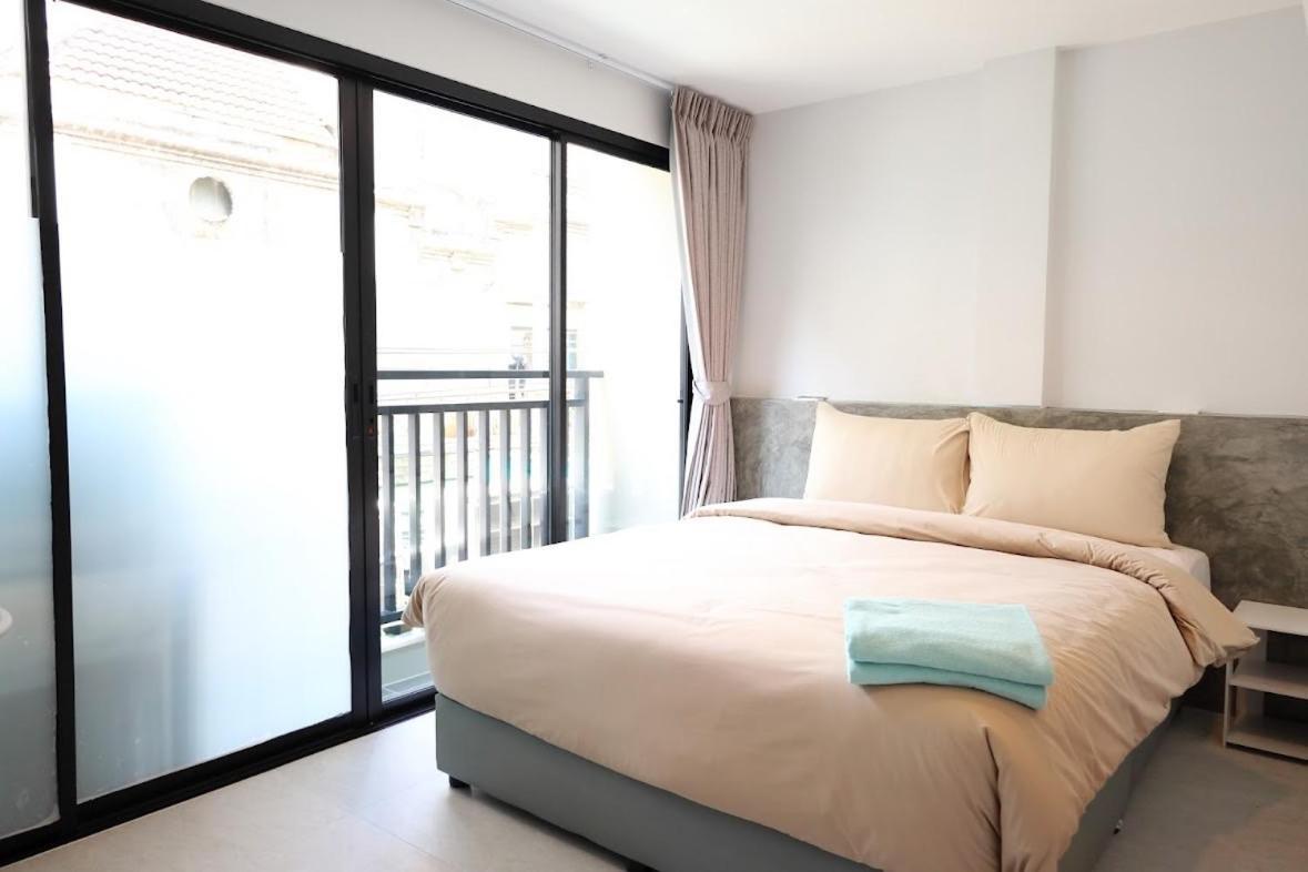 Y House Patong Hostel Exterior photo